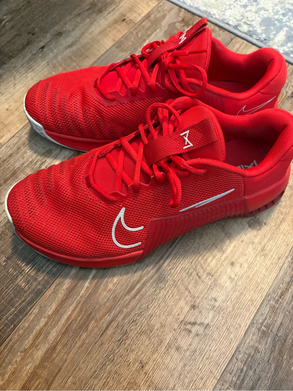 Red Nike Metcon Men's weight lifting Sneakers